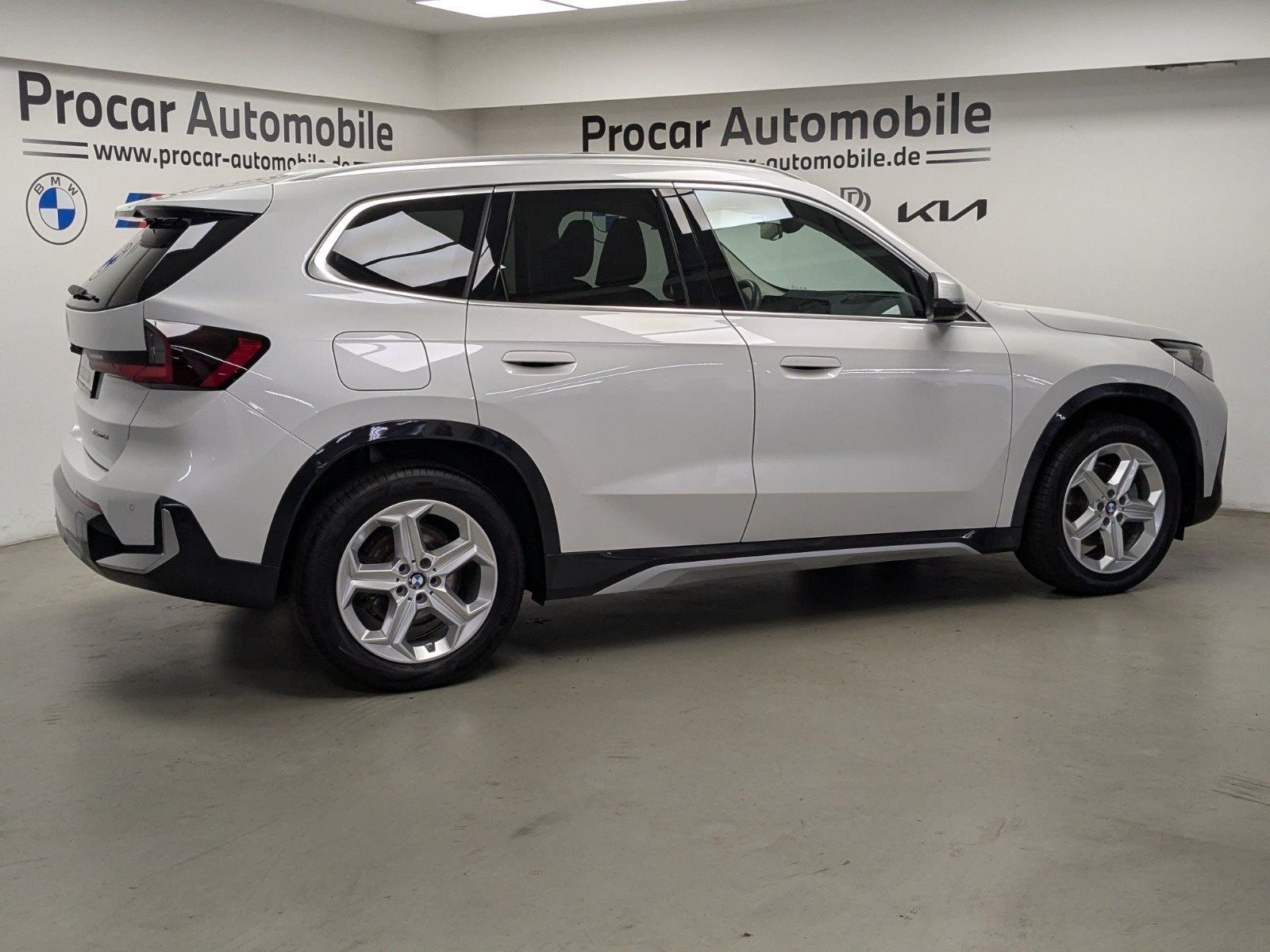 BMW X1 xDrive20d xLine Pano AHK DA Prof 360° HuD H K foto 5