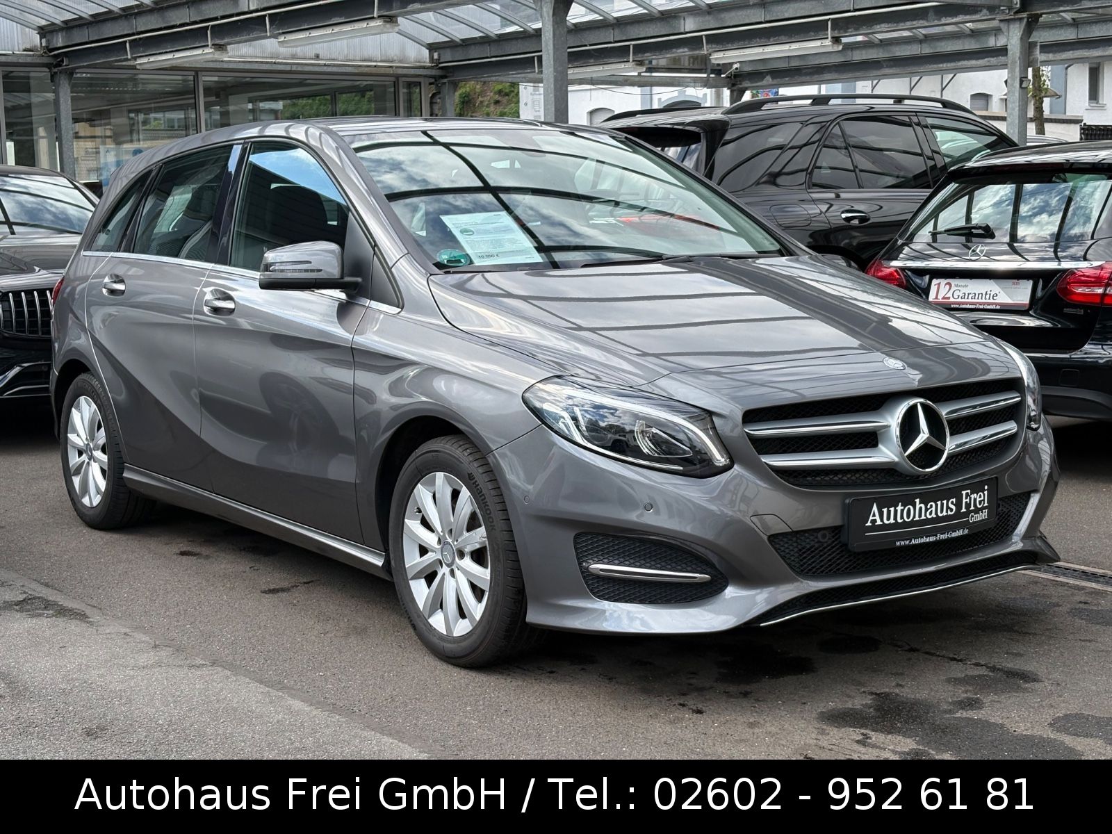 MERCEDES-BENZ B 180