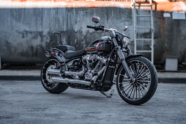 Harley-Davidson FXBR Breakout 117 - J&H - 1. Hand - TOP!