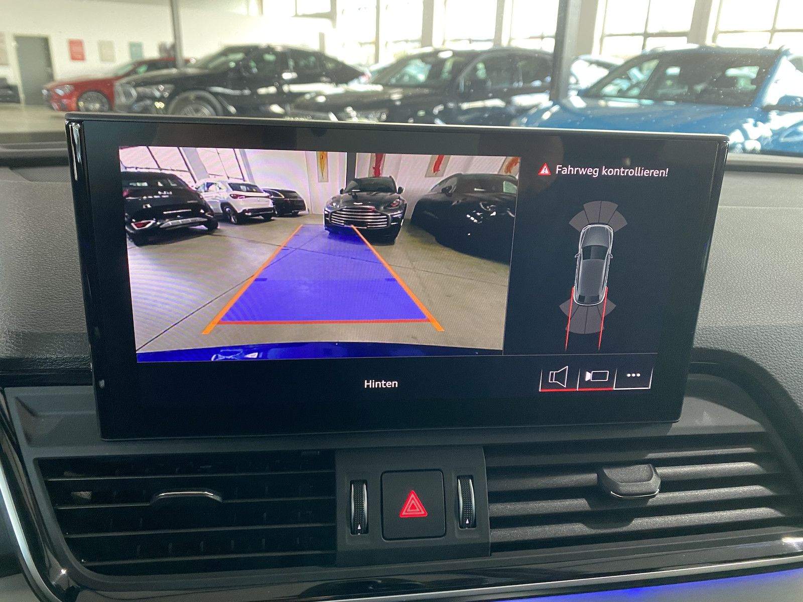 Fahrzeugabbildung Audi Q5 Sportback 40 TDI S line/Pano/Raute/Matrix/21