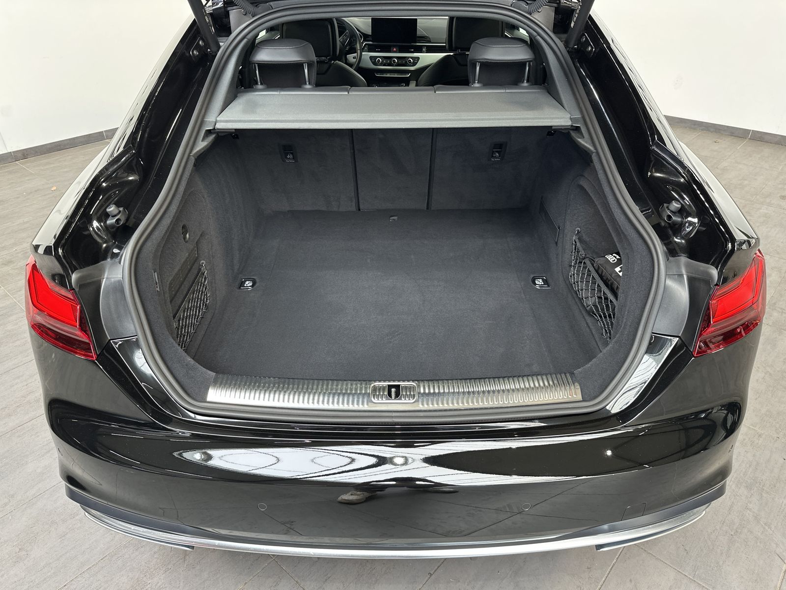 Fahrzeugabbildung Audi A5 SpB 40 TFSI S-Line NAV+MATRIX+AHK+PANO+B&O+VC