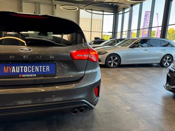 MYAUTOCENTER – Gebraucht- und Jahreswagen mit Werkstattservice in Pfaffenhofen Ford Focus *KEYLES*HEAD-UP*LKHZ*2-ZONEN*ACC*VOLL*