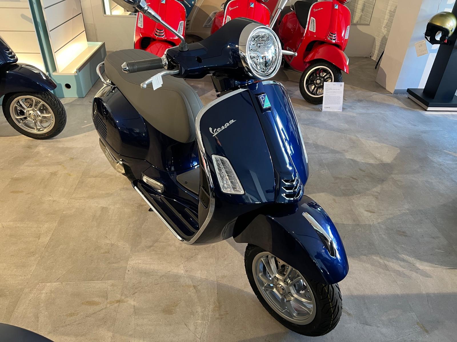 Vespa GTS 125 Classic Neues Modell Blau Metallic !!!