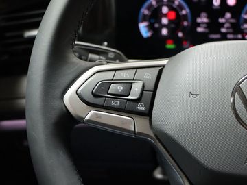 Fahrzeugverkauf 13 Volkswagen Tiguan 1.5 eTSI 110 kW Life AHK elek. Koffer Kam