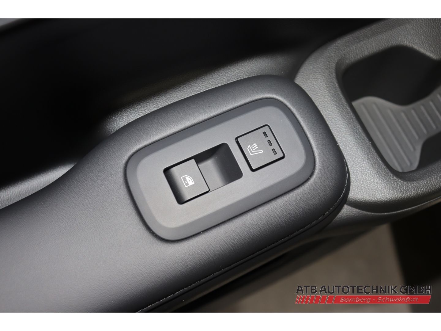 Fahrzeugabbildung Hyundai SANTA FE Intro 1.6 T-GDI Hybrid 4WD HUD Navi Mem