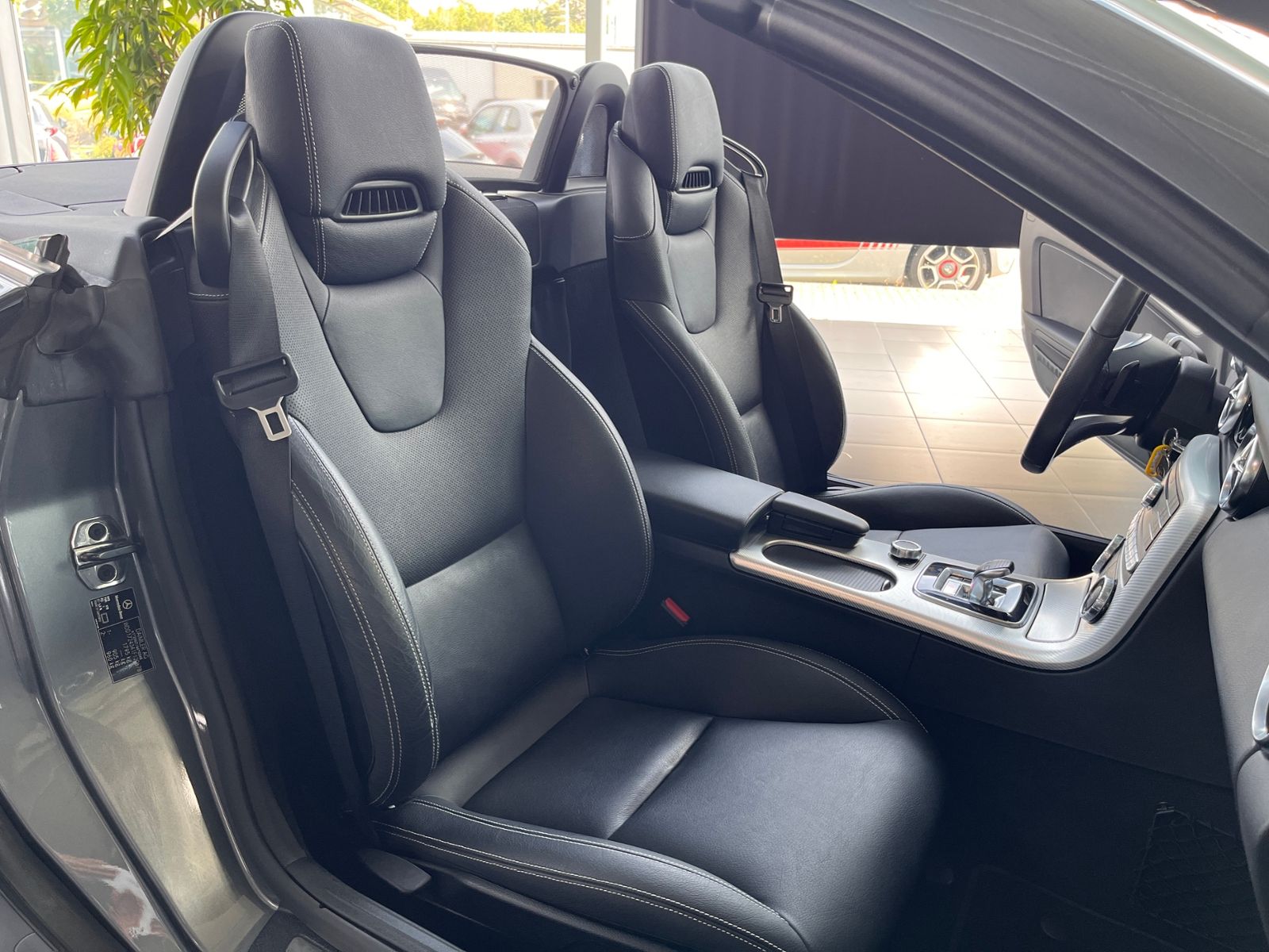 Fahrzeugabbildung Mercedes-Benz SLC 200 LEDER NAVI ALU