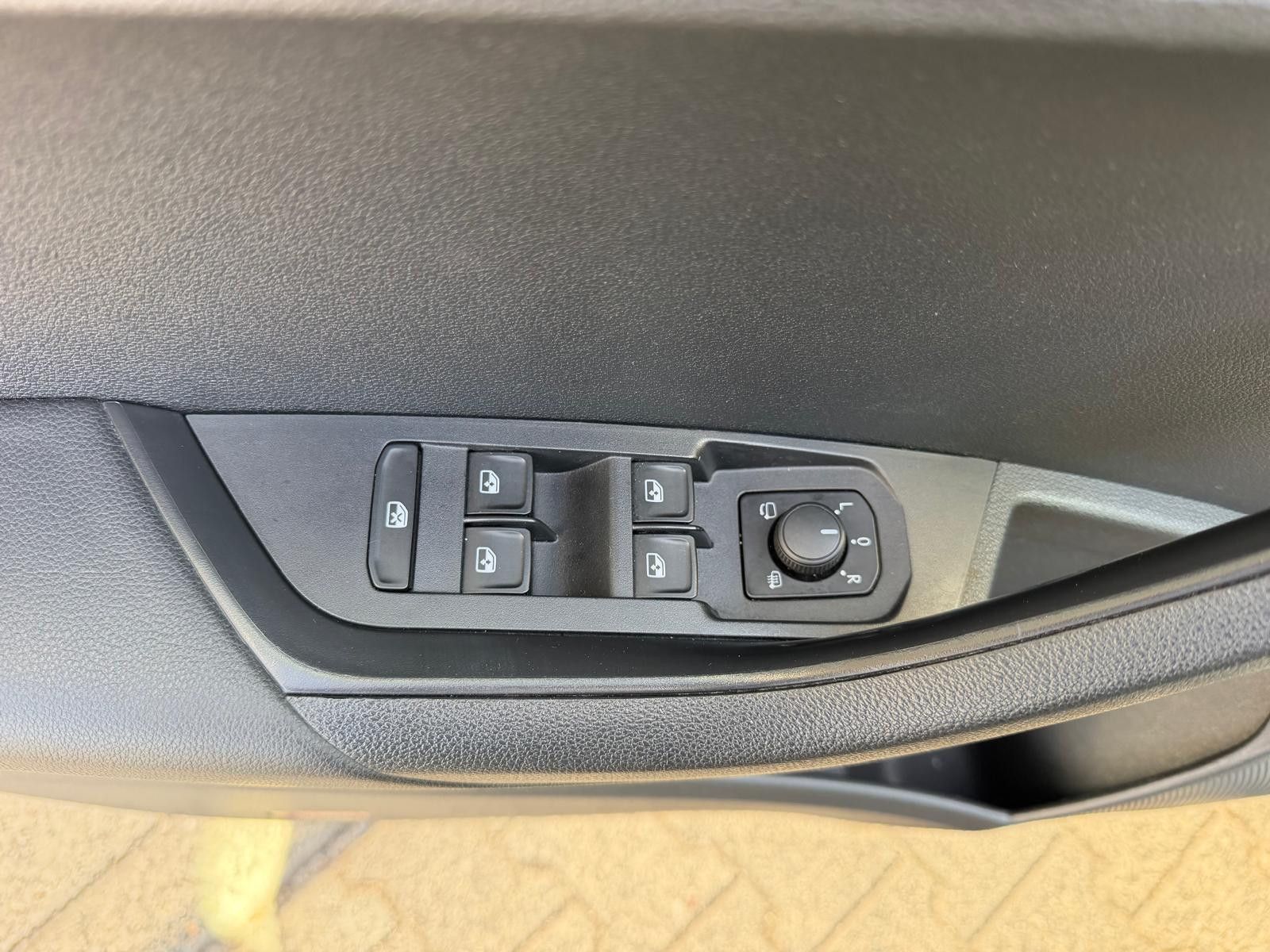 Fahrzeugabbildung SKODA Karoq 2.0TSI Sportline 4x4 DSG LED+NAVI+SHZ+TEMP