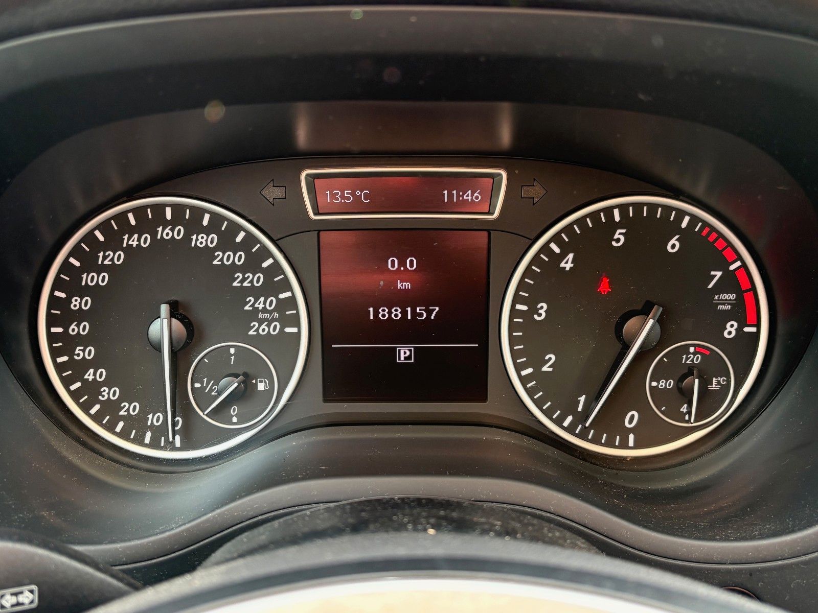 Fahrzeugabbildung Mercedes-Benz B 180 BE Klima PDC 1.HAND SPORTLENKRAD Sitzhzg