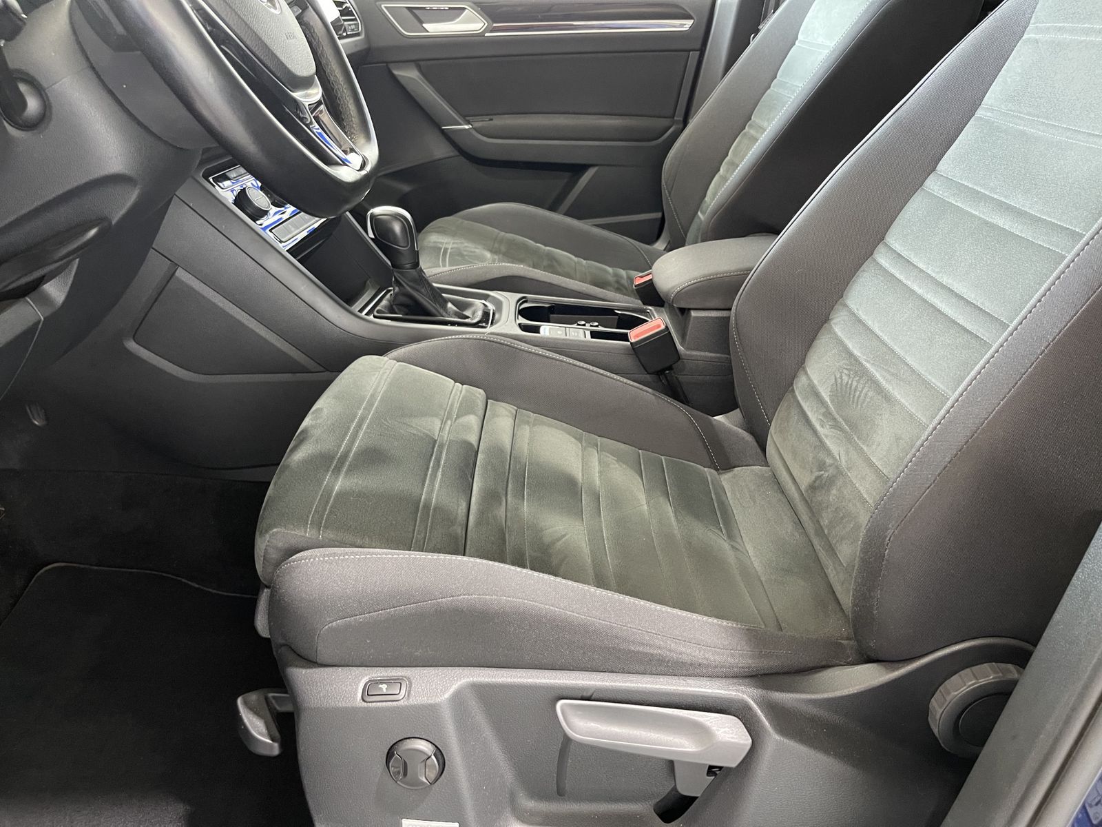 Fahrzeugabbildung Volkswagen Touran Highline 2.0 TDI*LED*ACC*AHK*Navi*