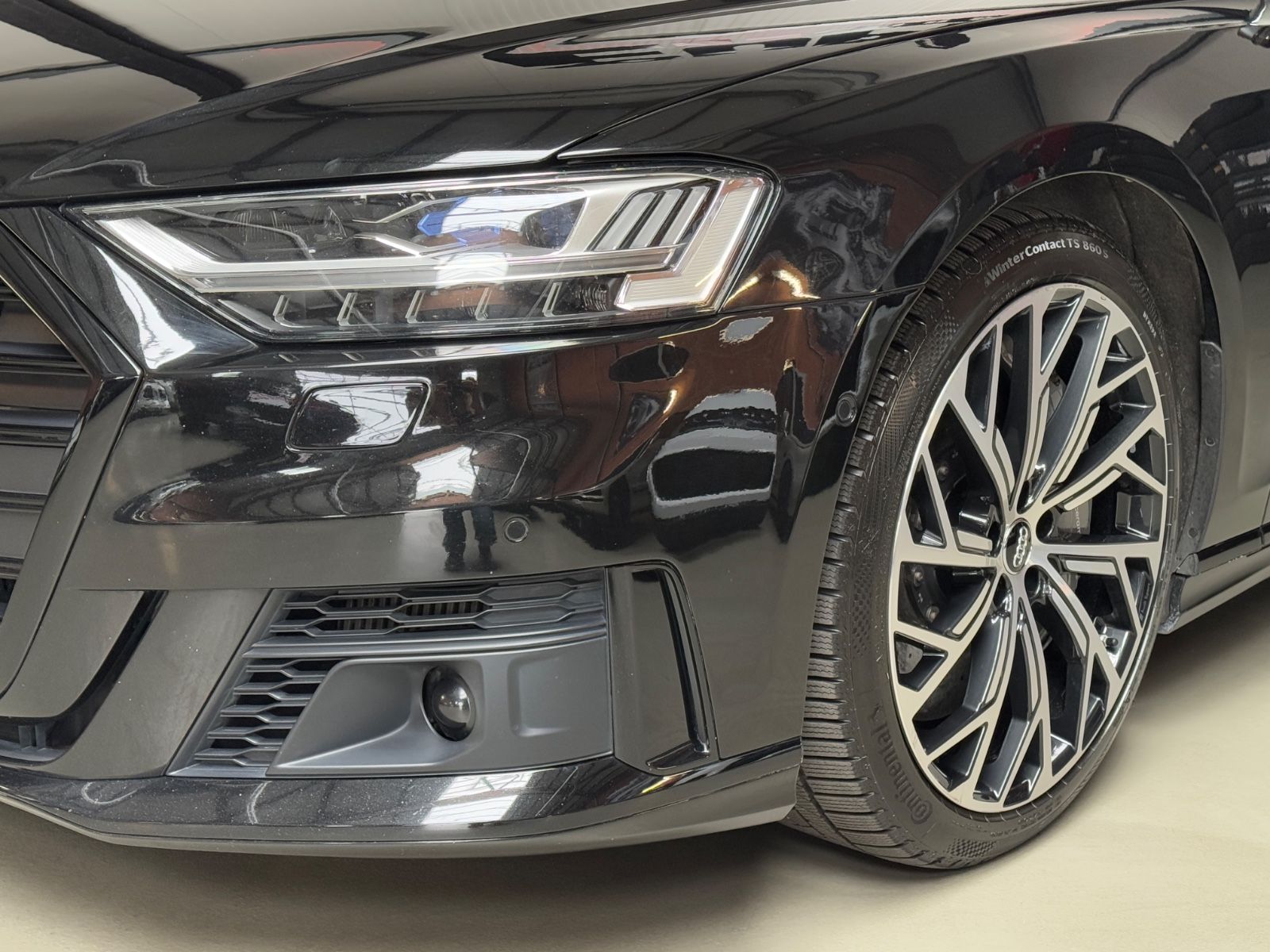 Fahrzeugabbildung Audi S8 4.0 TFSI quattro/HUD/360°/ACC/Massage/Keramik