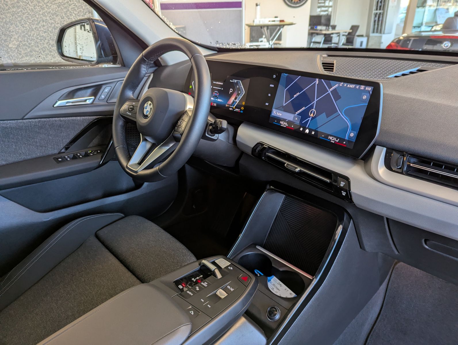 BMW X1 18 i Travel-Paket Pano Kamera AHK - Image 11