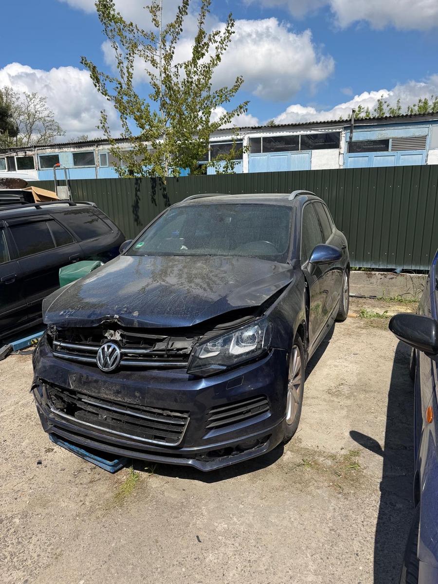 Volkswagen Touareg V8 TDI R-LINE HIGHLINE PANO AHK NAV