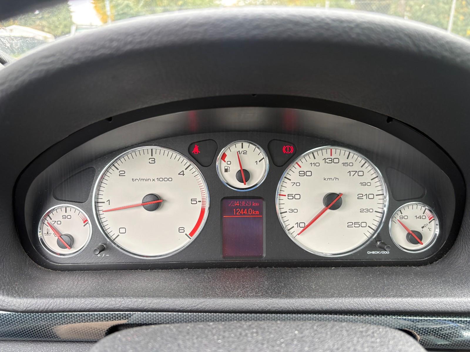 Peugeot 407 2004 — photo 18