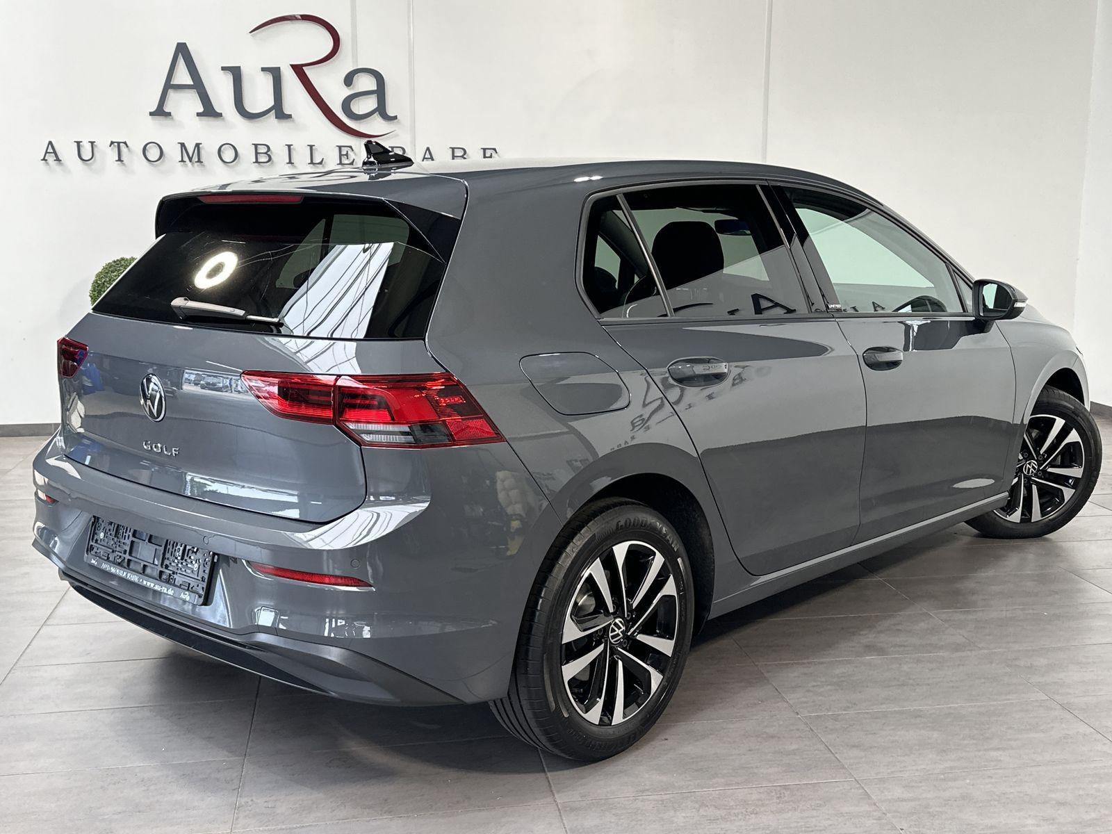 Fahrzeugabbildung Volkswagen Golf 2.0 TDI DSG United NAV+LED+ACC+AHK+DIGDISP