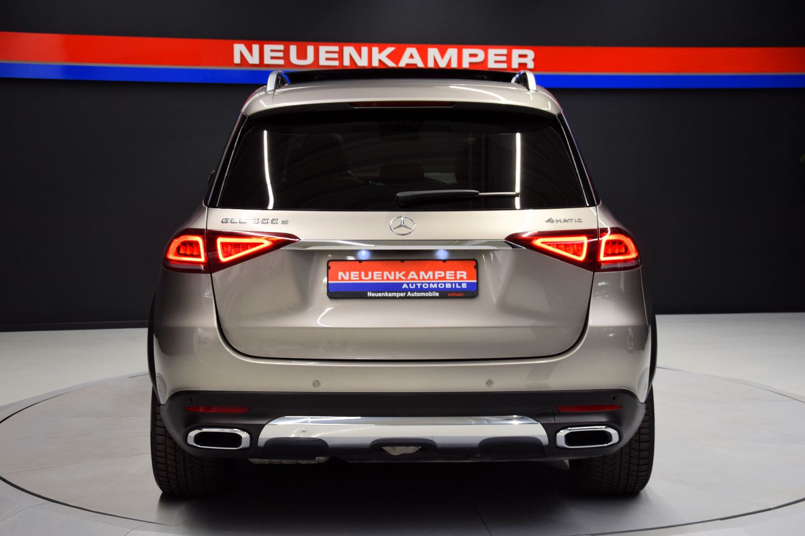 Fahrzeugabbildung Mercedes-Benz GLE 300d 4Matic Pano HuD Airmatic Burmes Standhz