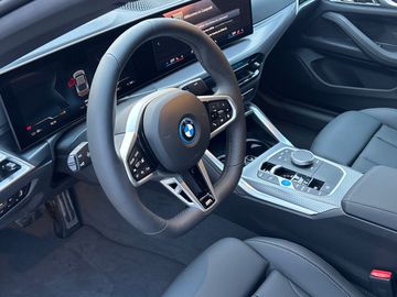 BMW i4 eDrive40 M Sportpaket HiFi DAB LED RFK Shz