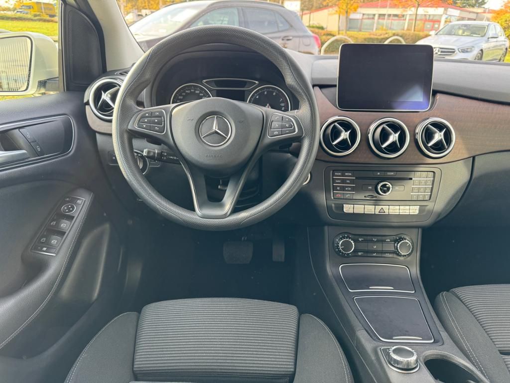 Fahrzeugabbildung Mercedes-Benz B 200 Navi+Kamera+Sitzheizung+PDC