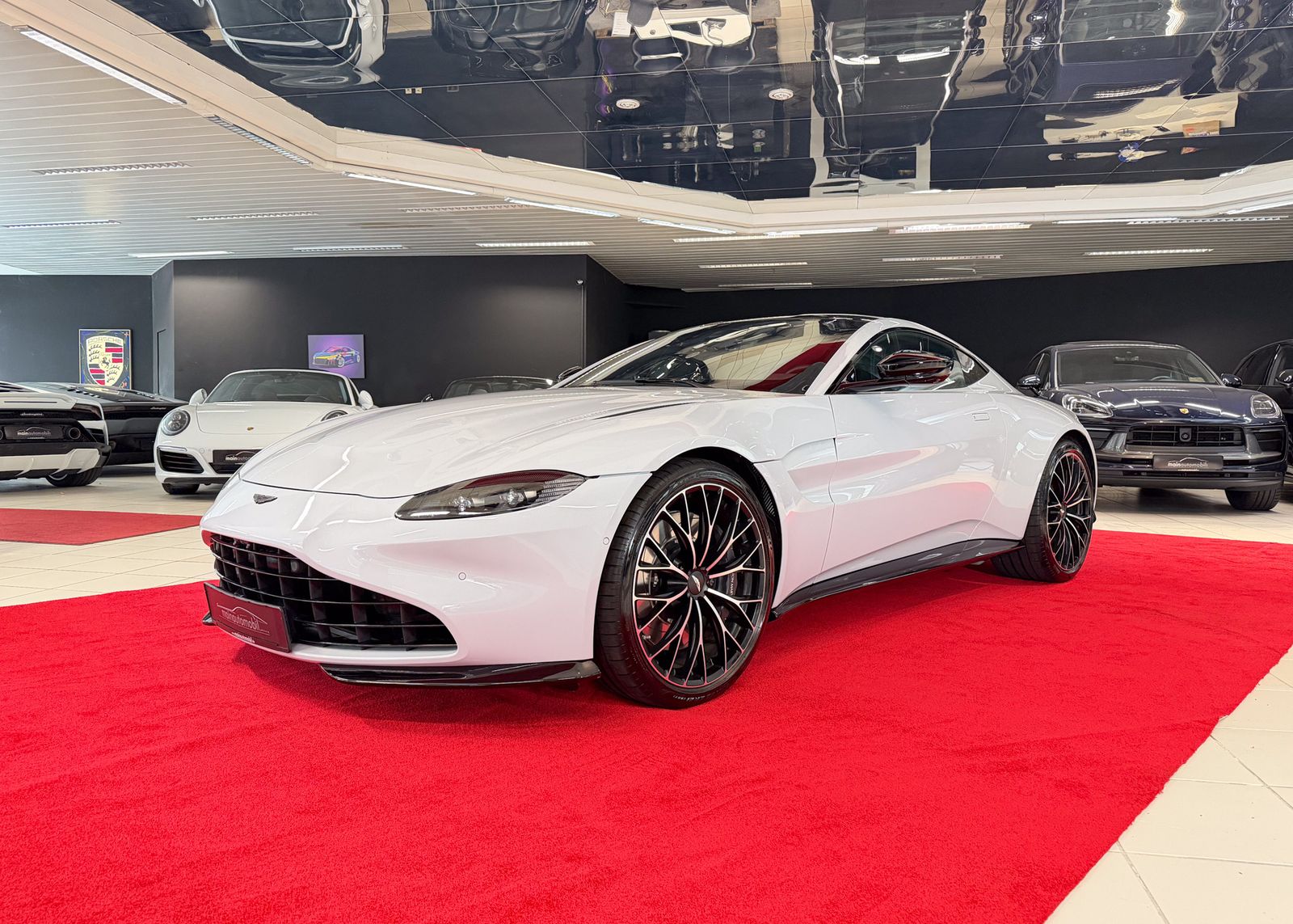 Aston Martin V8 Vantage 1764KM WHITESTONE SONDERLACK GARANTIE imagem 3