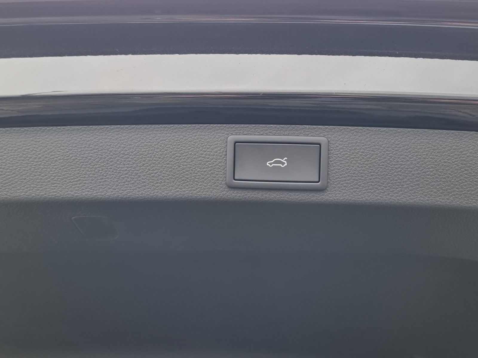 Fahrzeugabbildung SKODA Karoq Balance 1,5 TSI Fahrassi+ Komfort Gar. +3