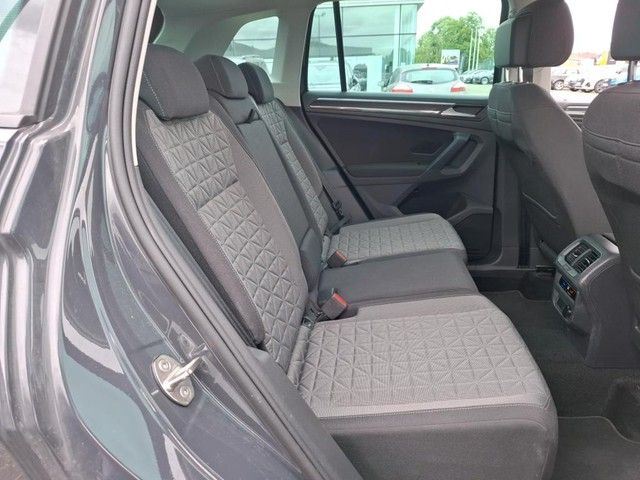 Fahrzeugabbildung Volkswagen Tiguan Life 2.0TDI DSG Navi LED ACC elekHeck