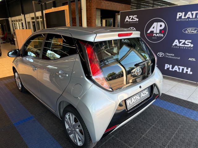 Toyota Aygo x-play touch Automatik