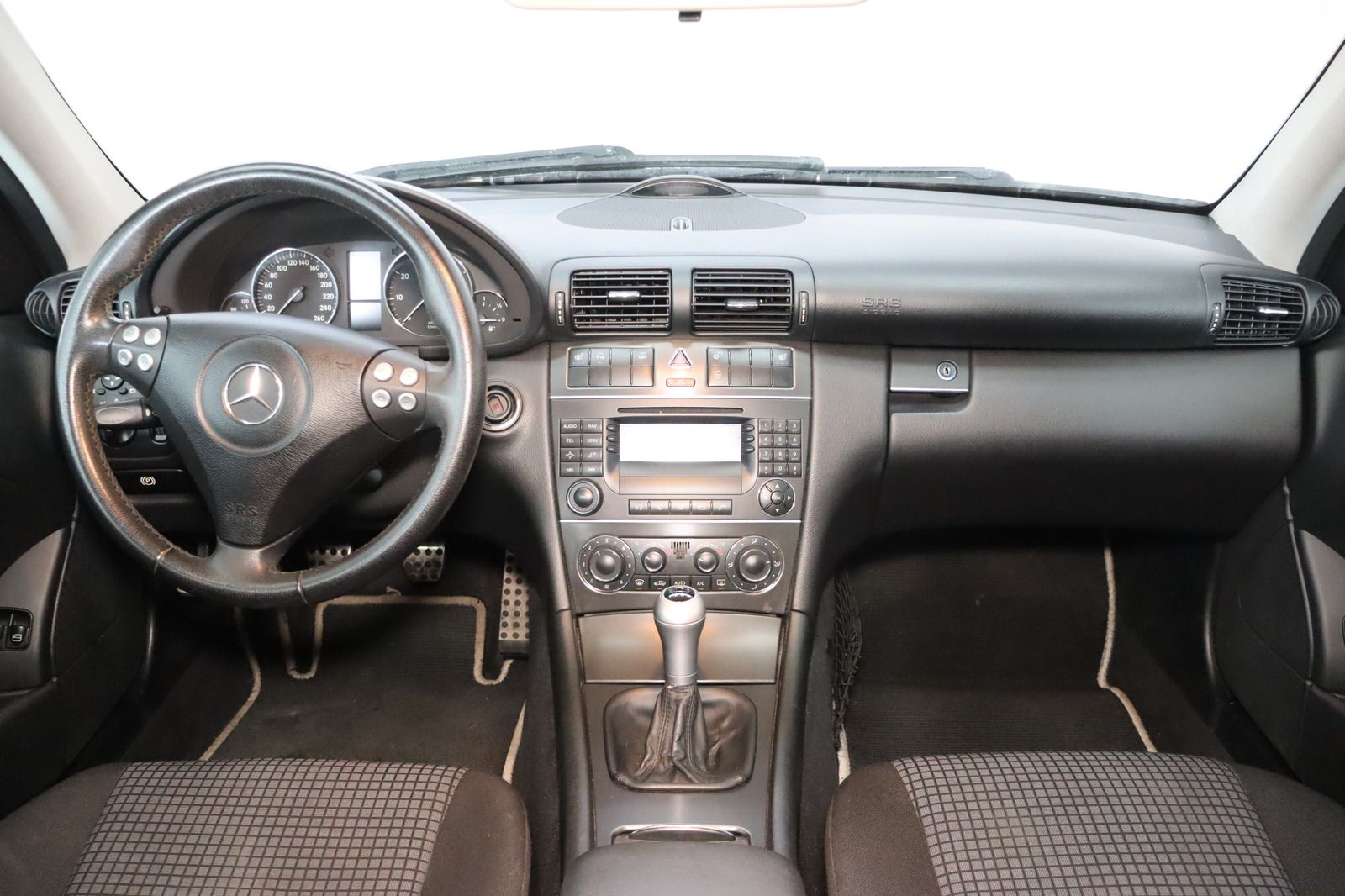 Fahrzeugabbildung Mercedes-Benz C 230 Sportcoupé * Navi * Sitzhzg. * PDC