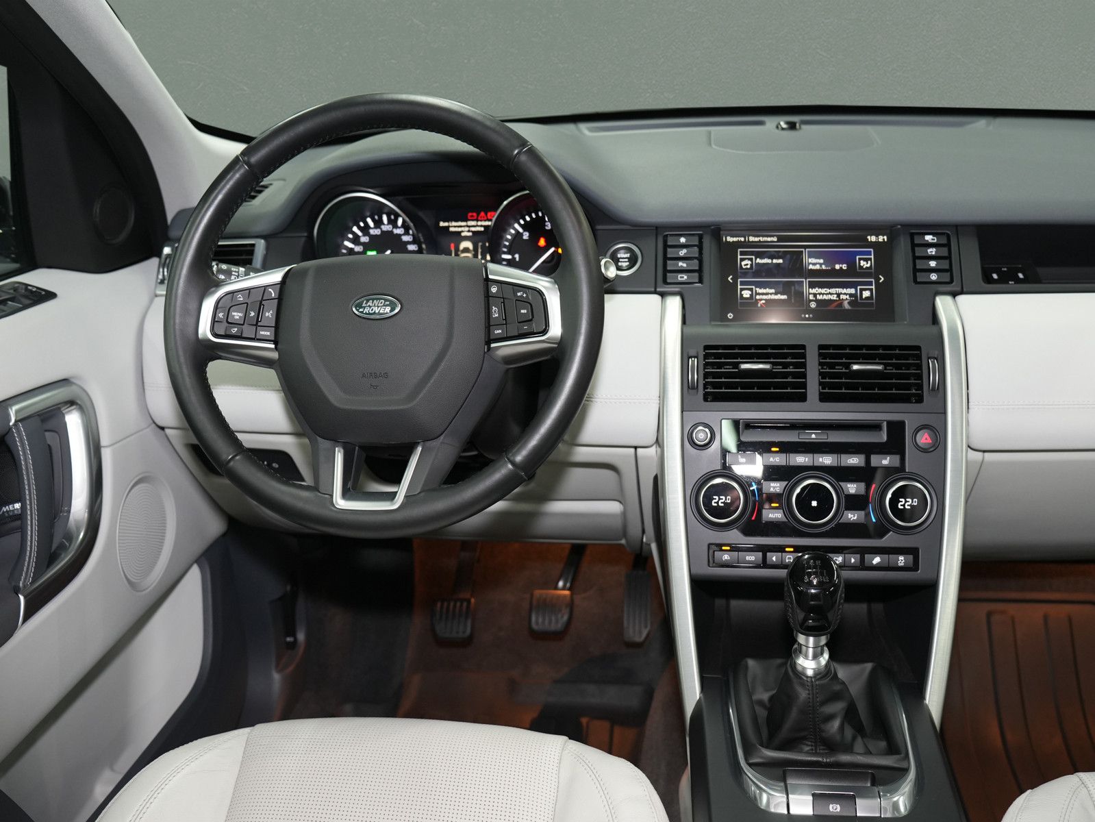 Fahrzeugabbildung Land Rover Discovery Sport HSE AWD - 1.Hand|Mwst.|39 tkm!