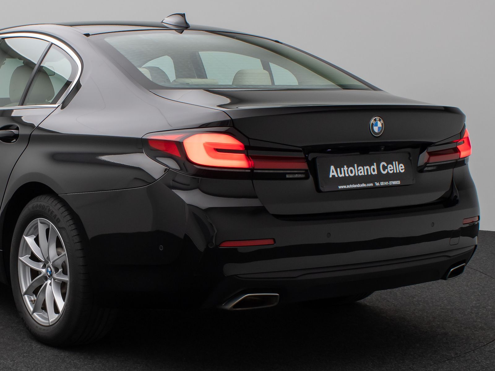 Fahrzeugabbildung BMW 530i Kamera Glasdach DAB Lenkrhzg Klima-4. Alarm