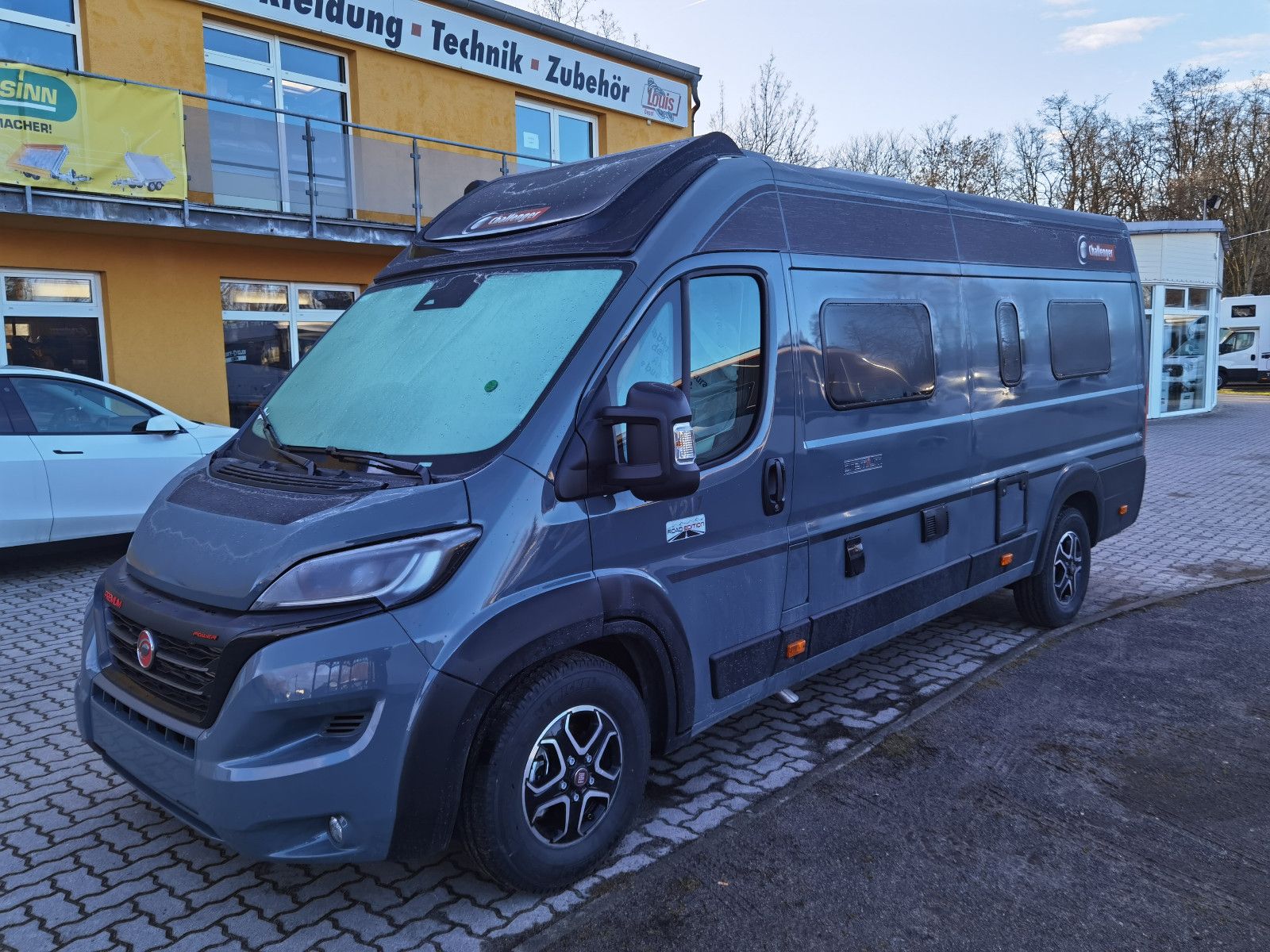 Fahrzeugabbildung Challenger V217 Road Edition Premium