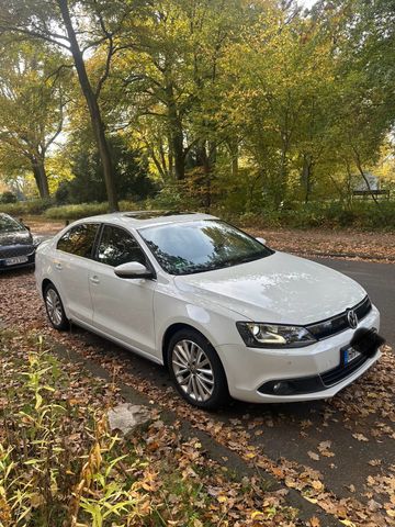 Volkswagen Jetta 1.4 TSI Hybrid DSG Highline neues TÜV