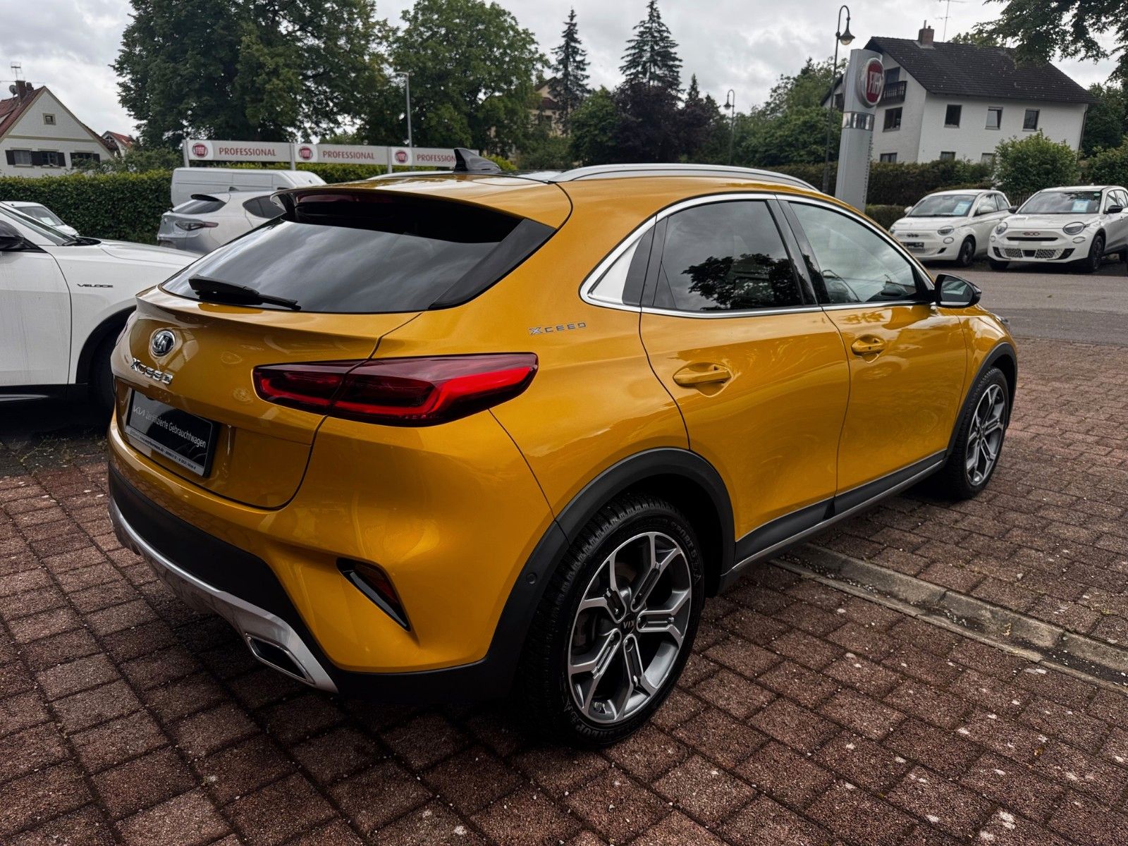 Fahrzeugabbildung Kia XCeed 1.4 T-GDI Automatik Glasdach JBL Navi Memo