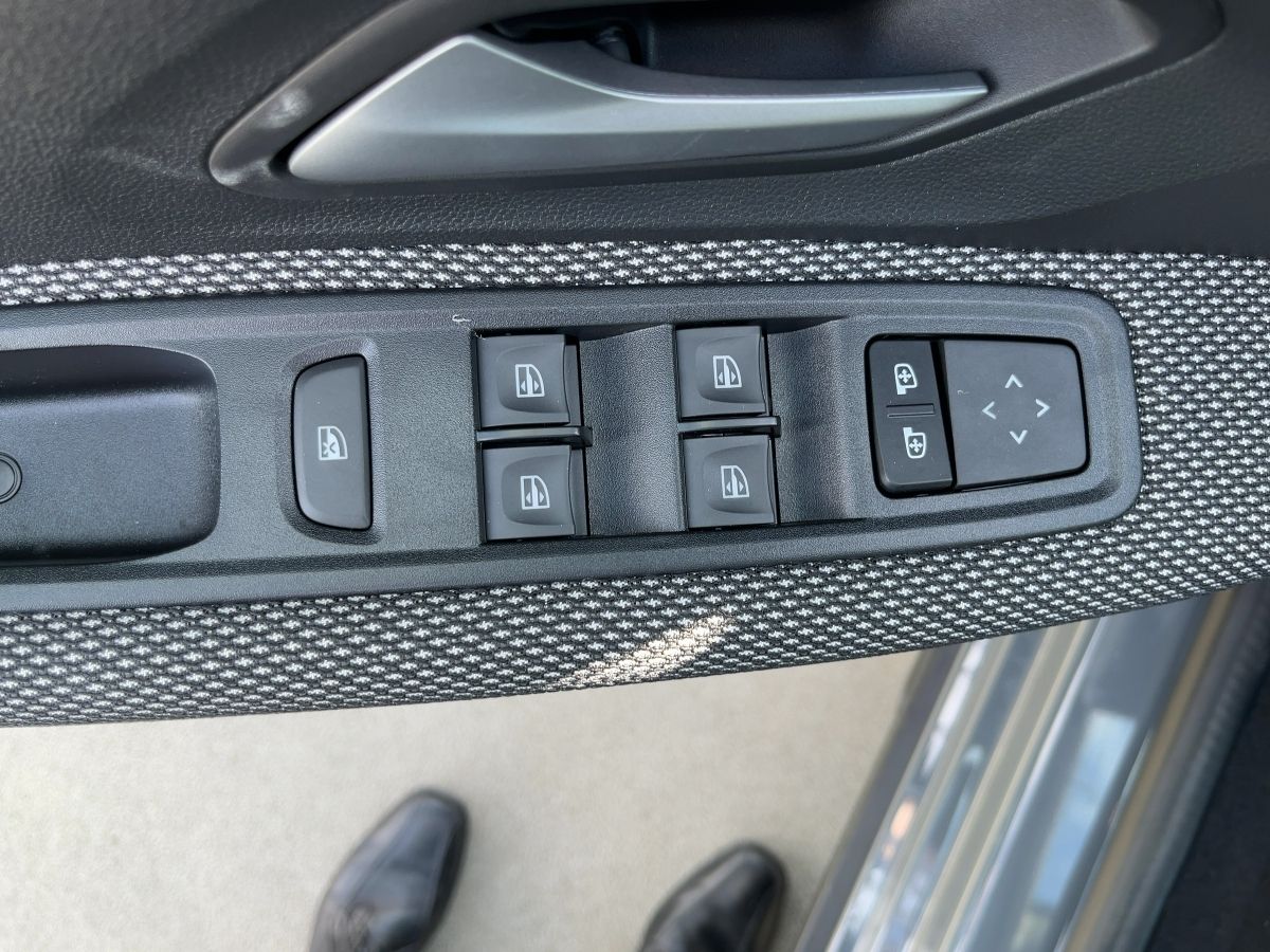Fahrzeugabbildung Dacia Jogger Expression HYBRID 140 SHZ Kamera