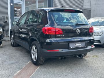 Volkswagen Tiguan - 12