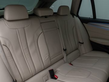 Fahrzeugabbildung BMW 530e Tour HUD Laser Sportsitz Komfortzugang