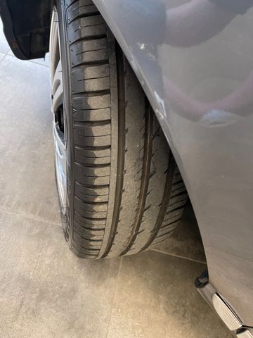 Lancia Ypsilon 1.4 8V Oro *KLIMAAUT.*2.HD*TÜV 062027*