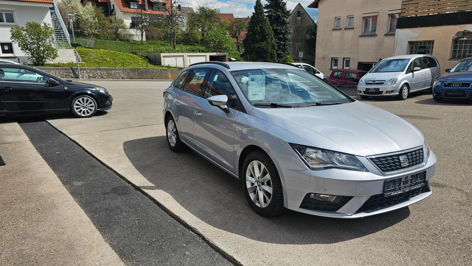 Seat Leon 1.6 TDI  Style ST/Navi+PDC+LM-F