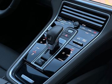 Porsche Panamera - 11