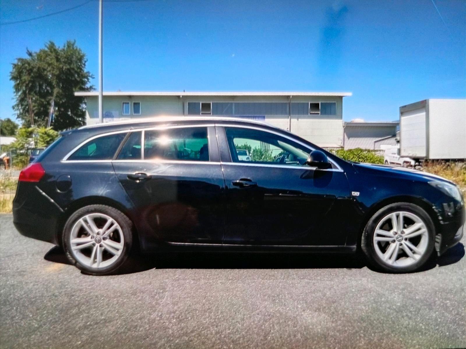 Opel Insignia 2011 — photo 10