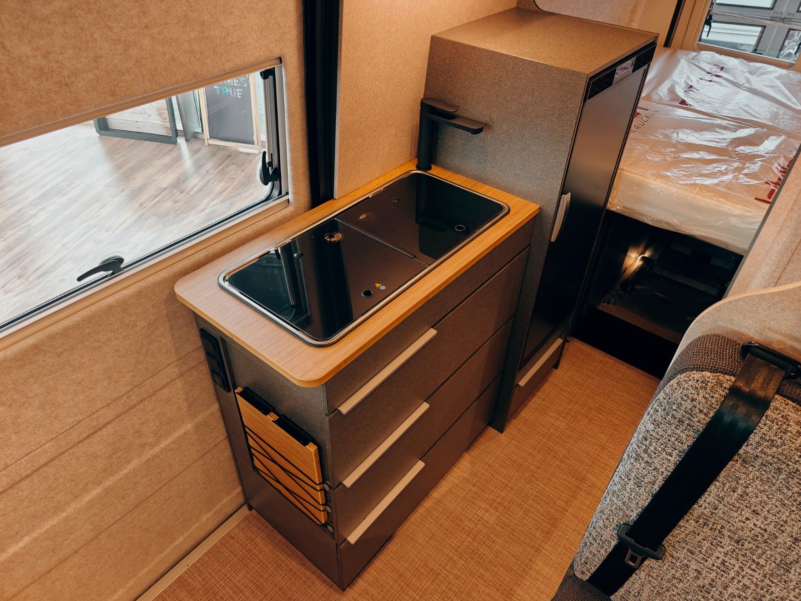 Fahrzeugabbildung HYMER / ERIBA / HYMERCAR HYMER REDWOOD 600 TRAIL 2026