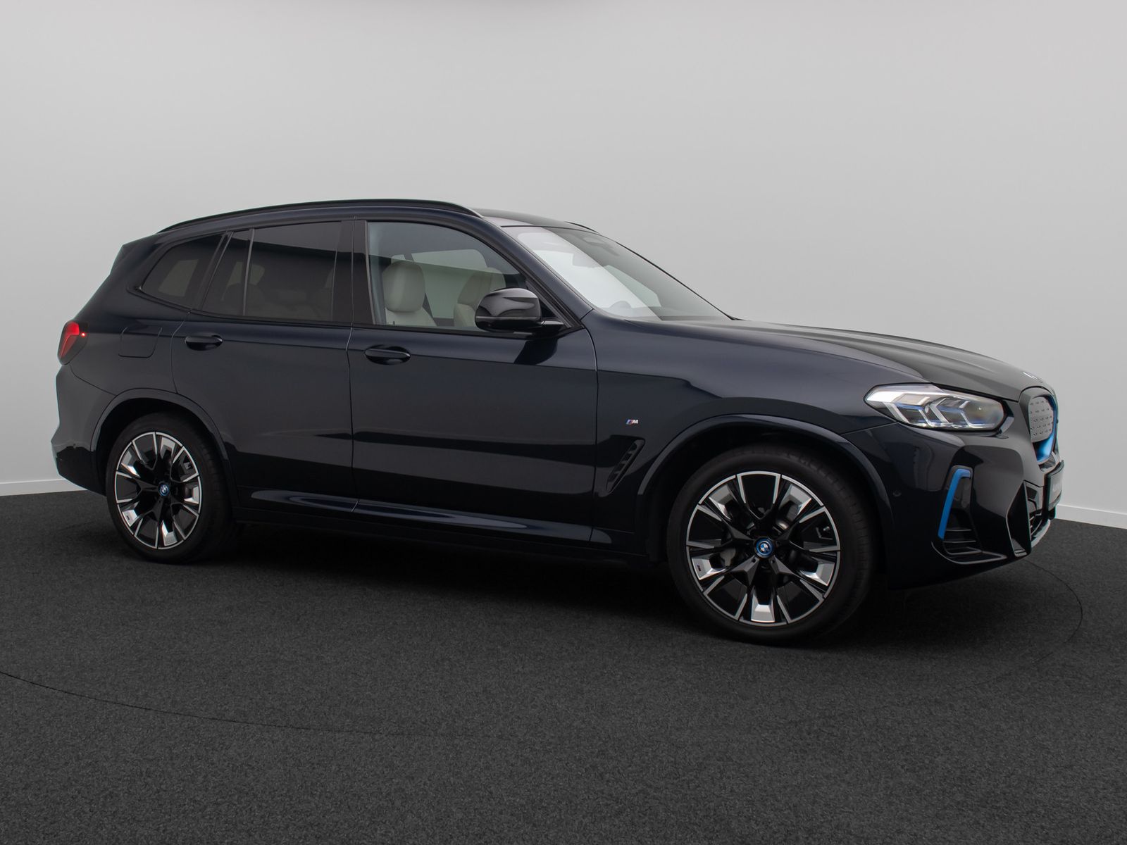 Fahrzeugabbildung BMW iX3 IMPRESSIVE 360&deg; H/K Panorama DAB HUD 20Zoll