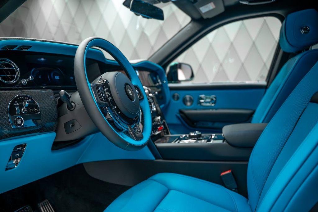 Cullinan BLACK BADGE 2027 BLACK/ TIFFANY 4 SEATS - Bild 14
