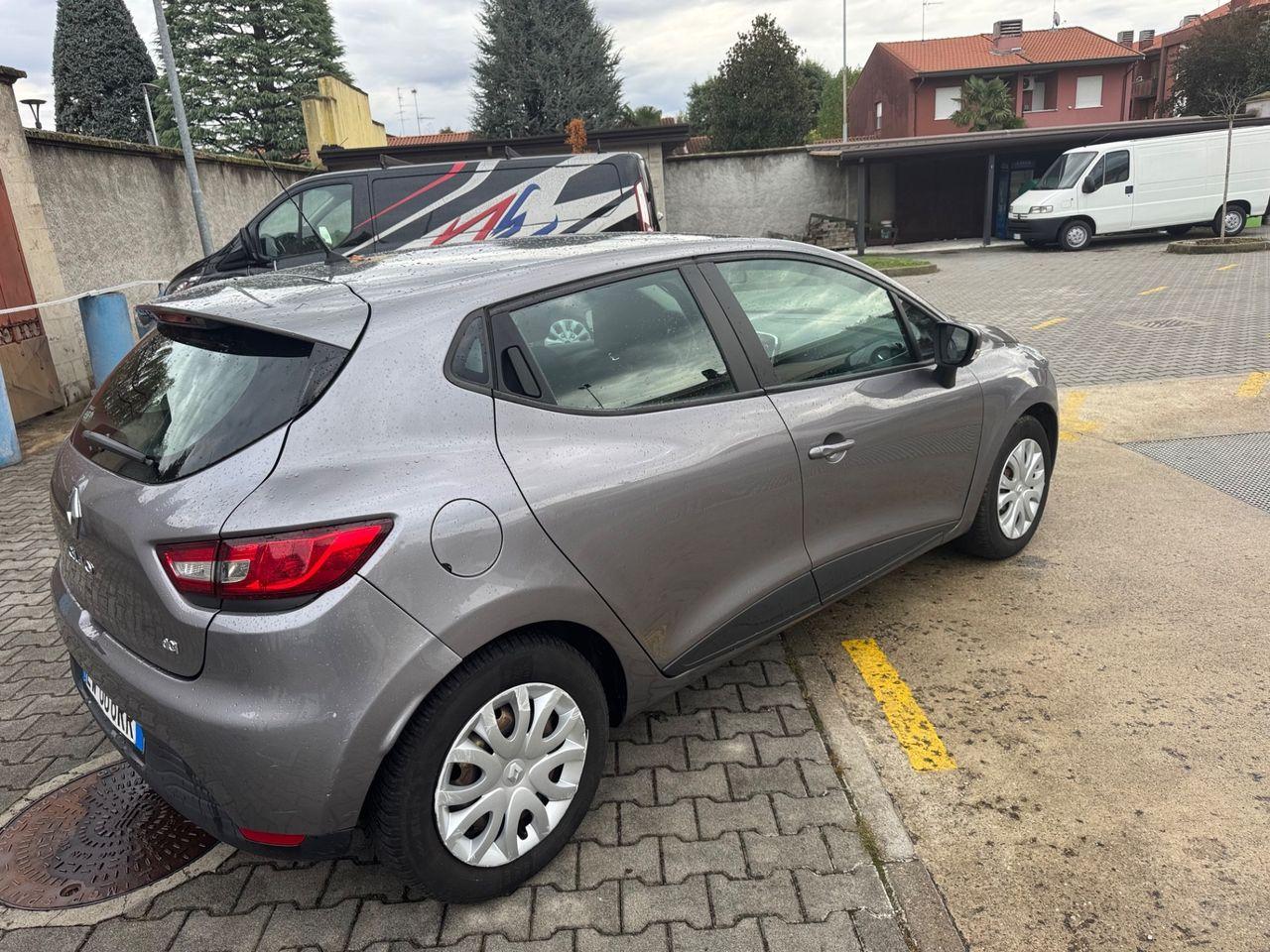 Renault Clio 2014 — двигун 1.461 cm³, 75 HP (55kW)