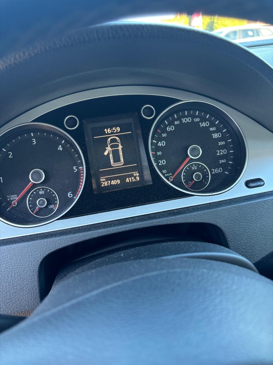 Volkswagen Passat 2010 — photo 7