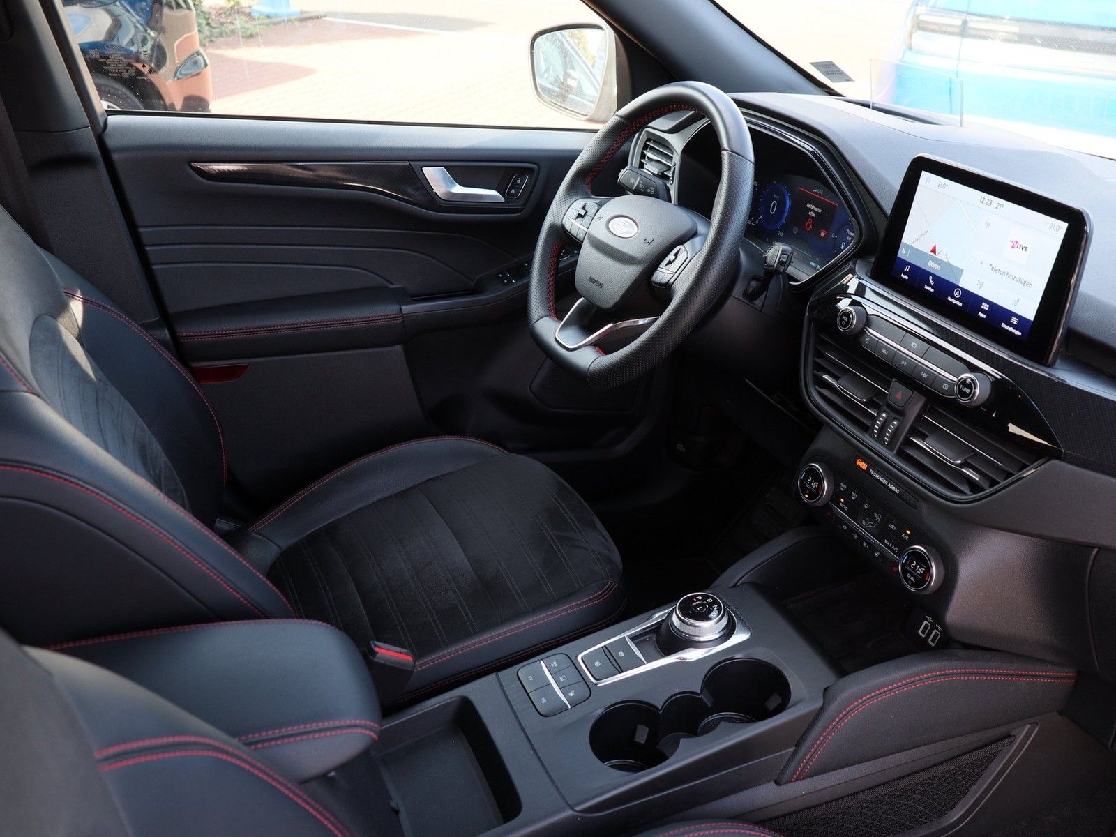 Ford Kuga Plug-In Hybrid ST-Line X imagem 3