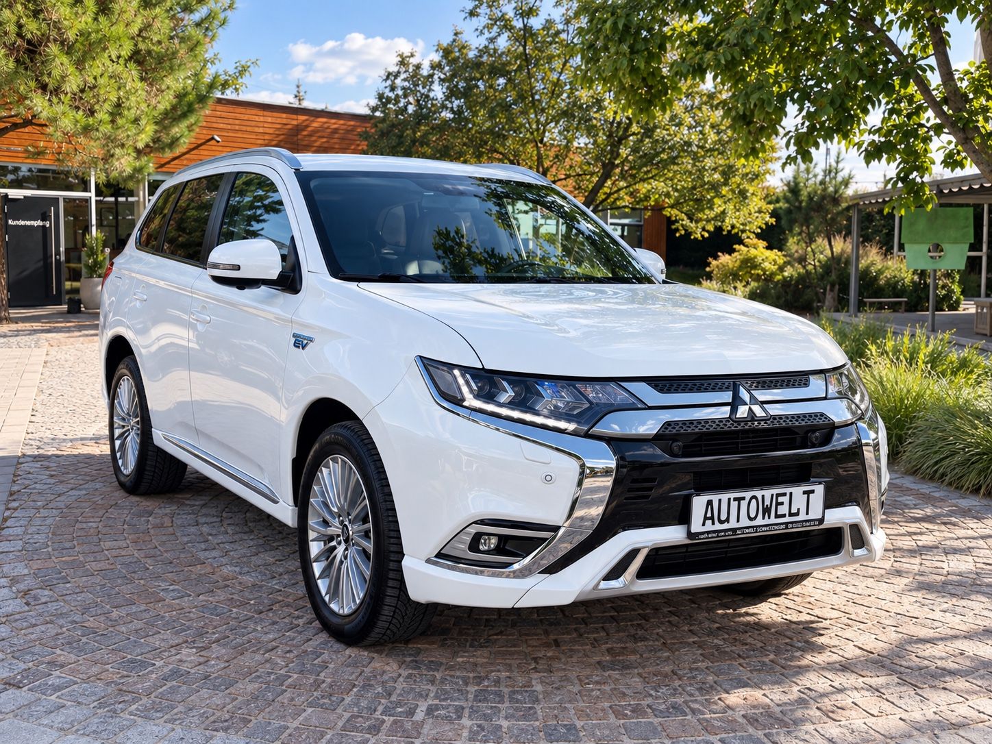 Mitsubishi Outlander PHEV Intro Edition 4WD Autom., 1.Hand