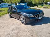 Mercedes-Benz E 400 4MATIC T AVANTGARDE Autom. AVANTGARDE - Mercedes-Benz E 400: Von Privat