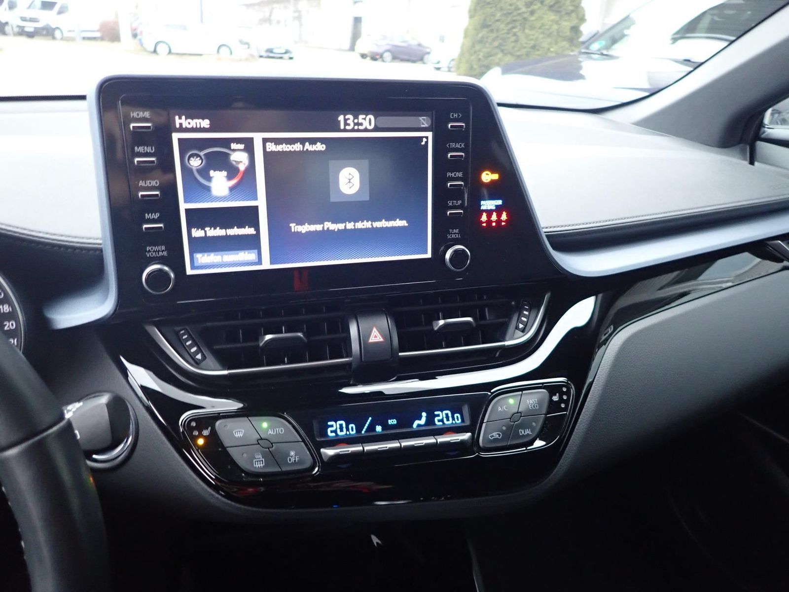 Fahrzeugabbildung Toyota C-HR Hybrid Team D