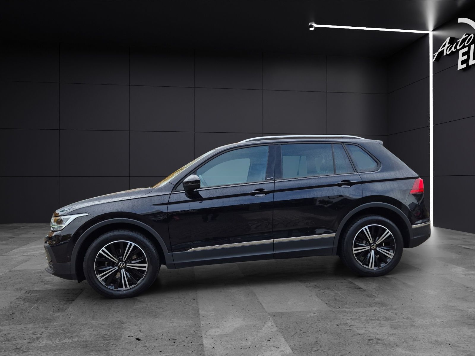 Fahrzeugabbildung Volkswagen Tiguan TSI United DSG LED Navi AID ACC Park-Assi