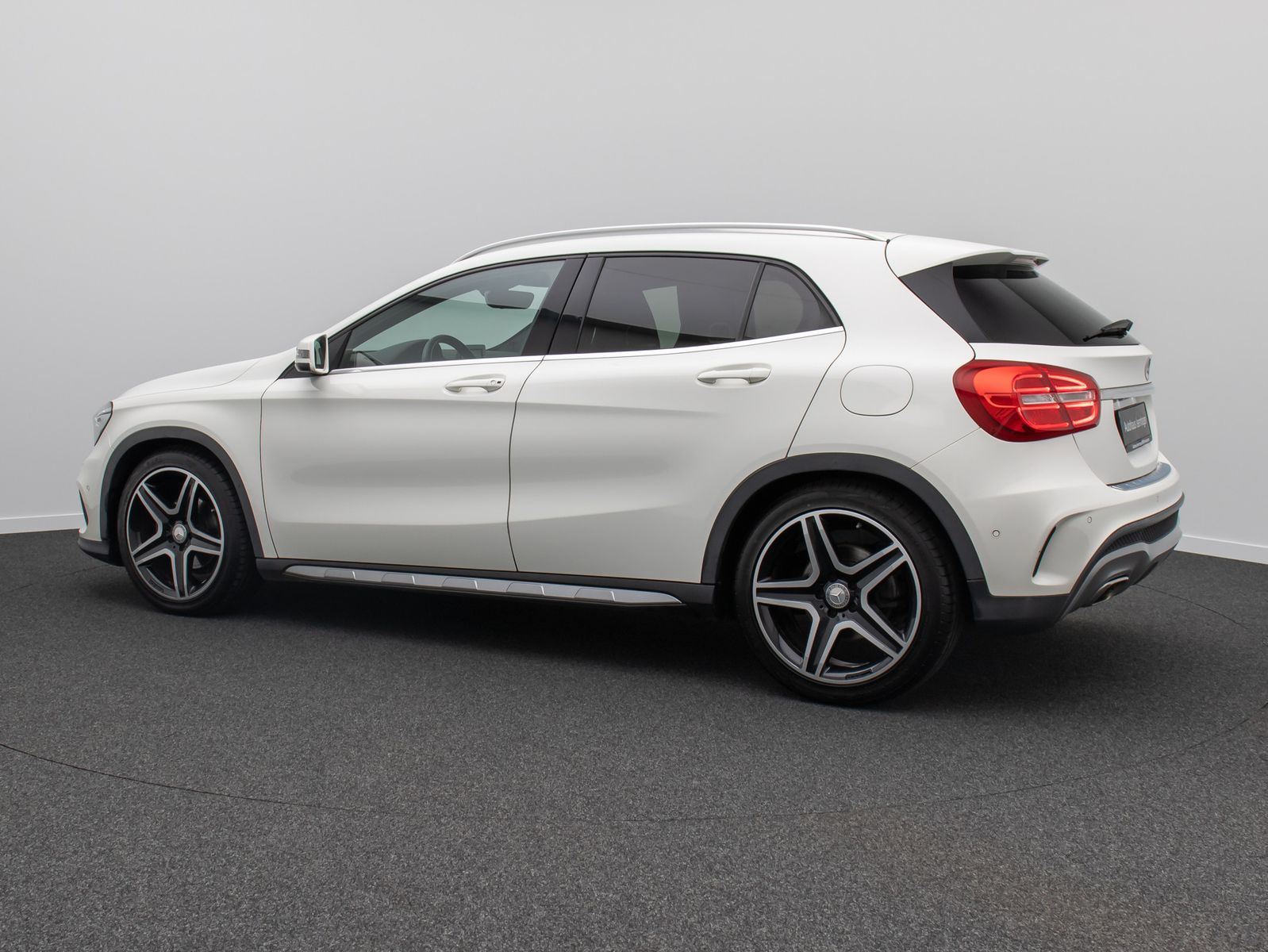 Fahrzeugabbildung Mercedes-Benz GLA 200 Street Style ParkAss Navi Bi-Xenon Leder