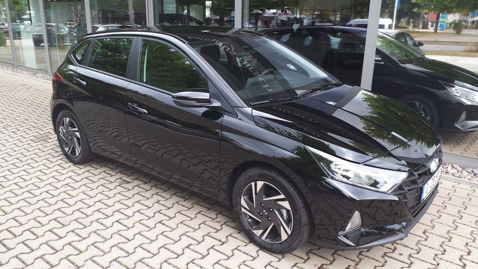 Fahrzeugabbildung Hyundai i20 1.2 Benzin M/T Select 16" ALU SHZ PDC KLIMA